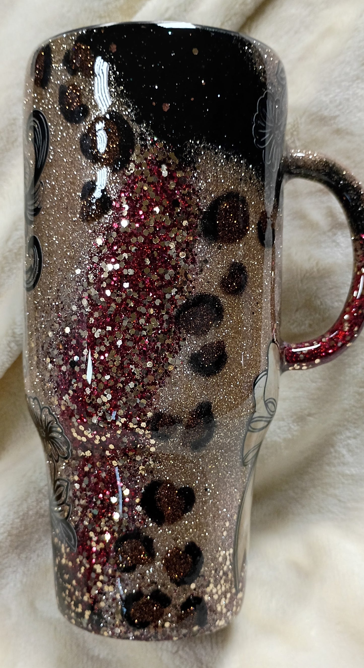 Gilded Gawdy Glam – 32oz Tipsy Magnolia