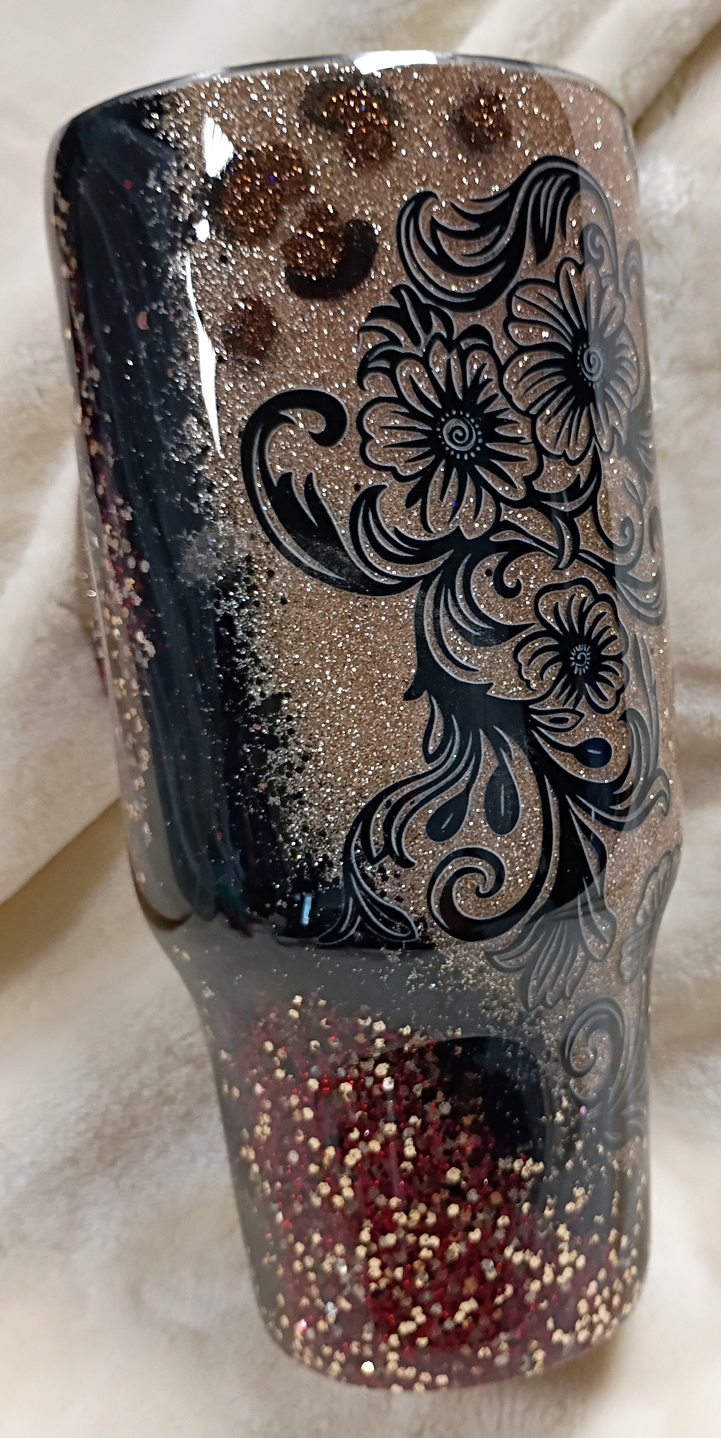 Gilded Gawdy Glam – 32oz Tipsy Magnolia